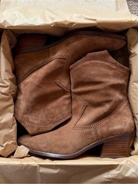 Pedro Garcia Arkansas boots, Size 38.5 will fit best if you wear US 8 NEW